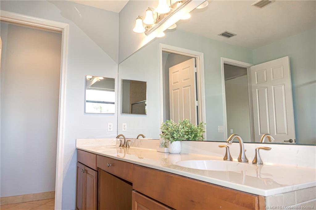 6688 SE Woodmill Pond Lane