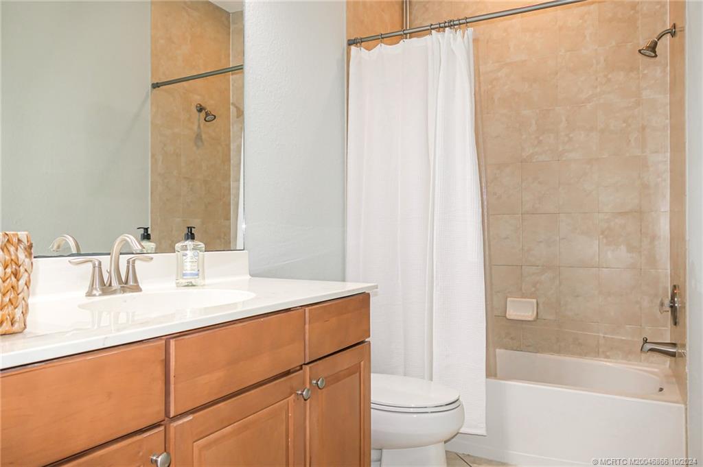 6688 SE Woodmill Pond Lane