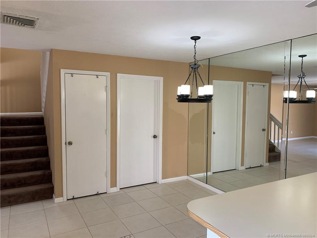 6490 SE Windsong Lane