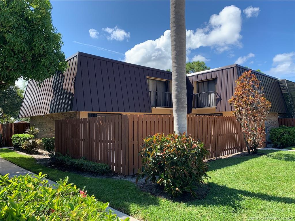 6490 SE Windsong Lane