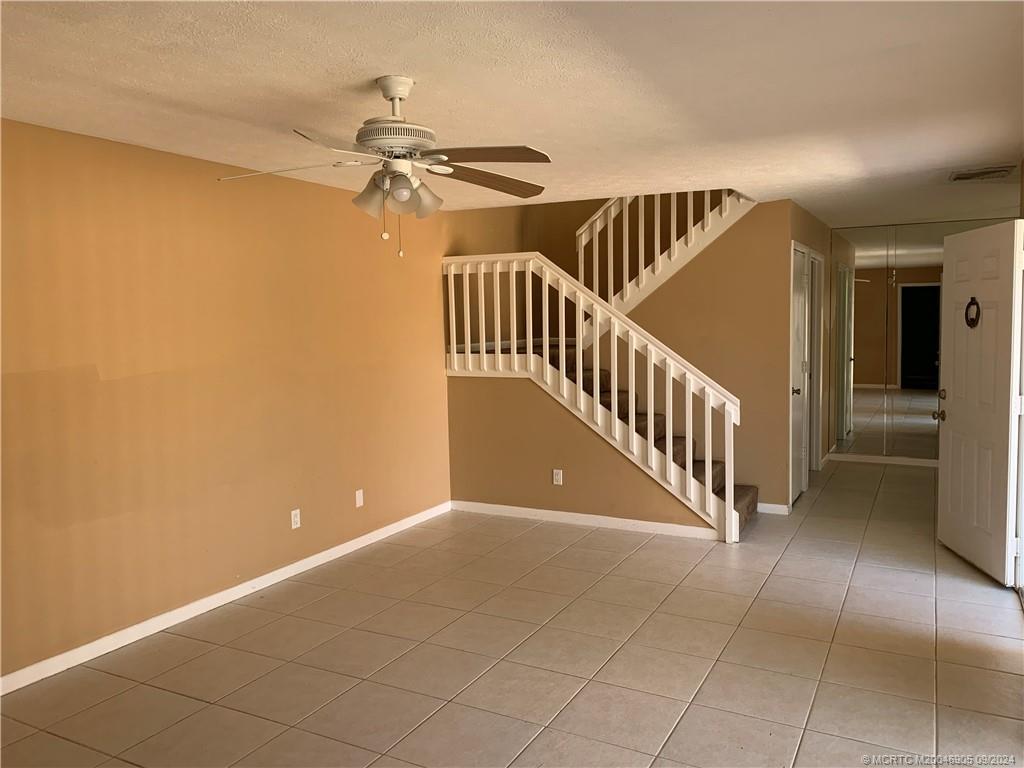 6490 SE Windsong Lane