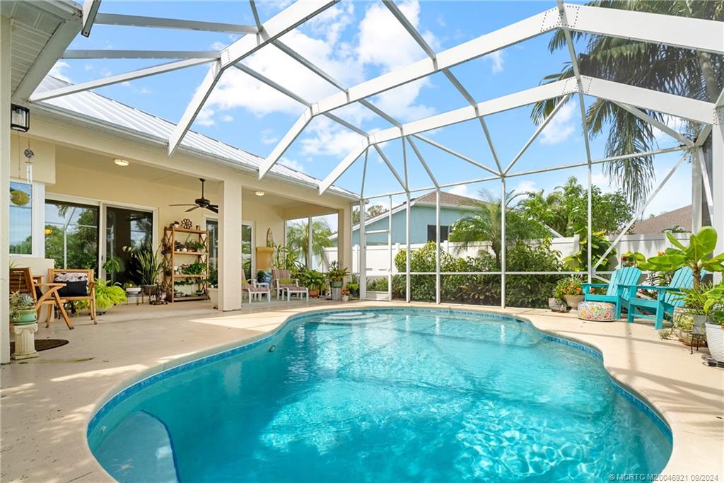 453 NW Sunflower Place