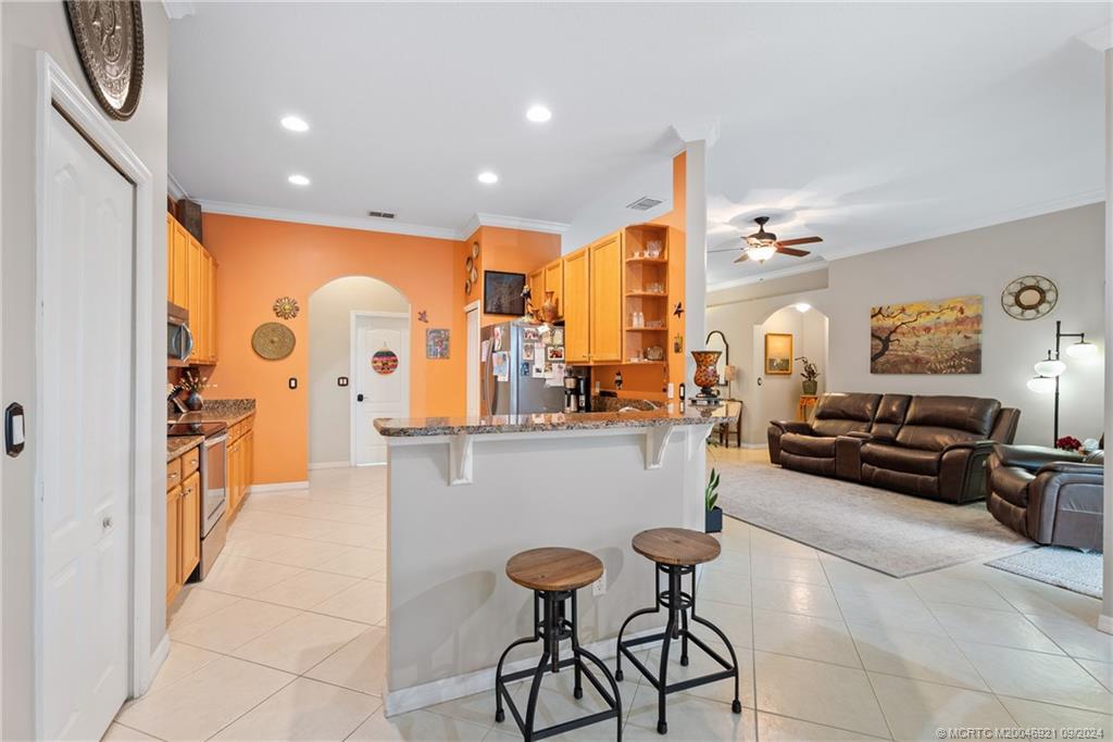 453 NW Sunflower Place