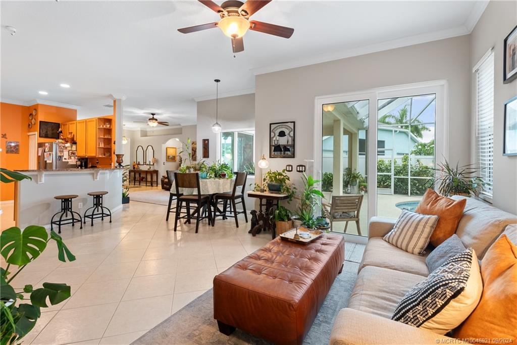 453 NW Sunflower Place