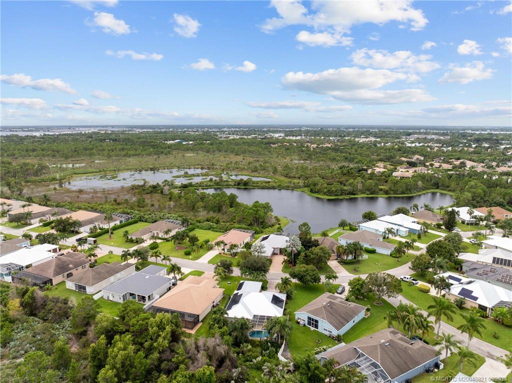 453 NW Sunflower Place