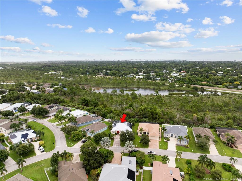 453 NW Sunflower Place