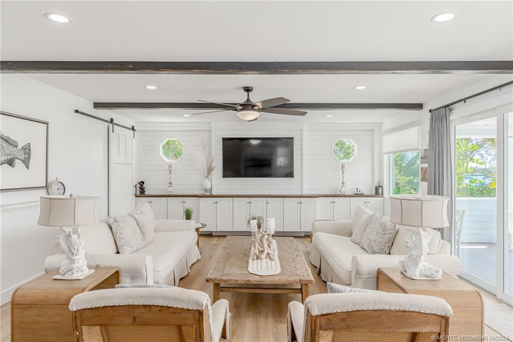 1270 SE Macarthur Blvd