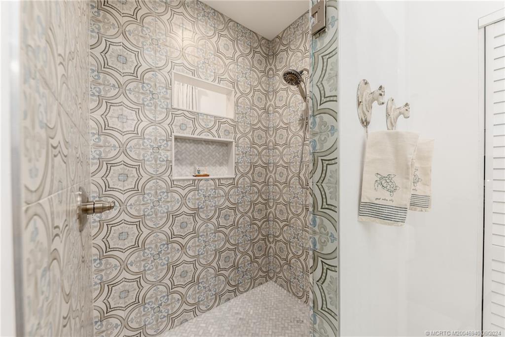 1270 SE Macarthur Blvd