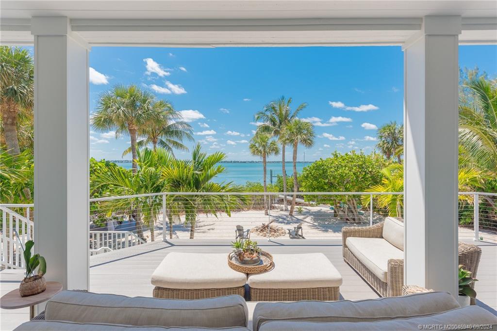 1270 SE Macarthur Blvd