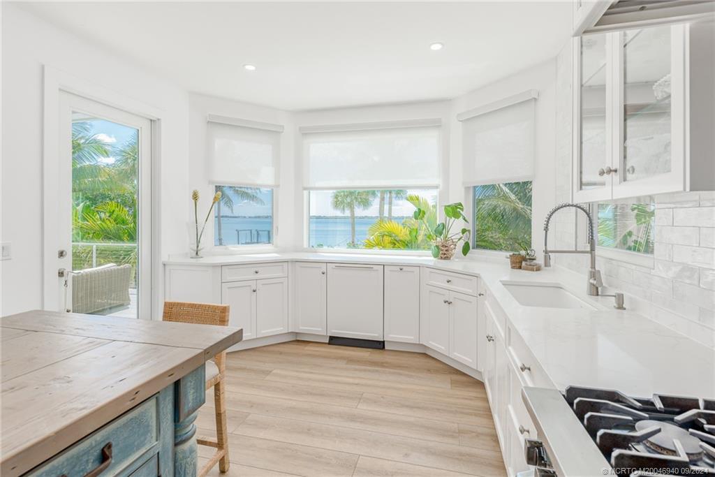 1270 SE Macarthur Blvd