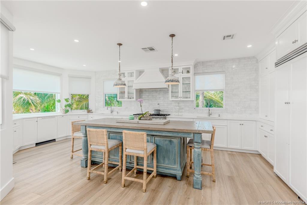 1270 SE Macarthur Blvd