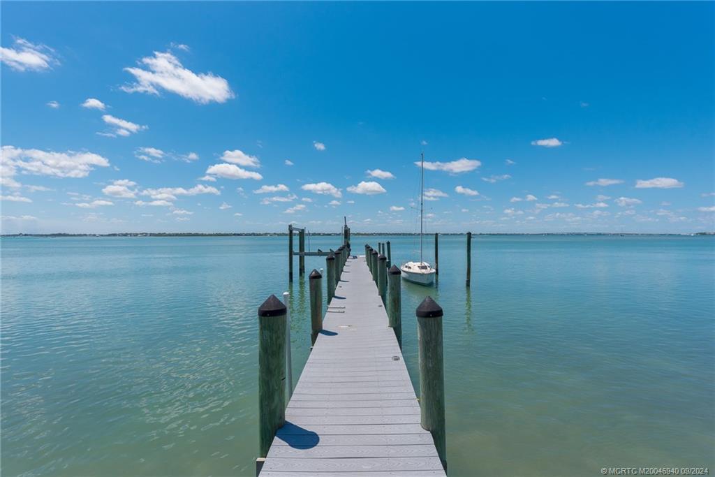 1270 SE Macarthur Blvd