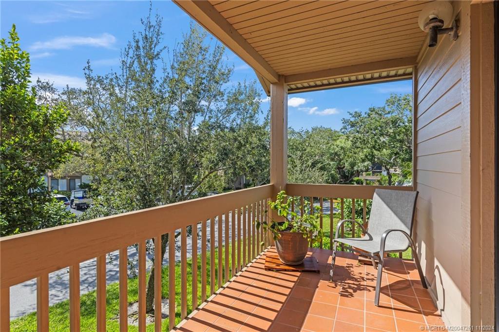 223 NE Edgewater Drive 223