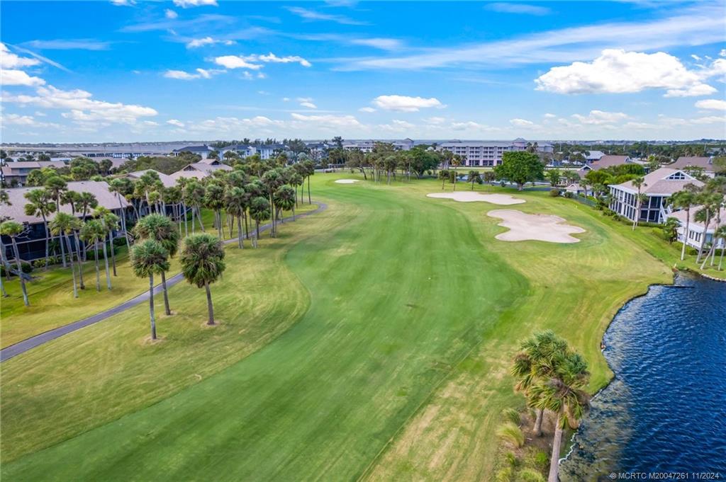 223 NE Edgewater Drive 223