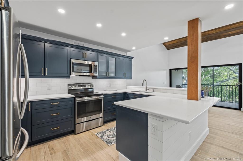 223 NE Edgewater Drive 223