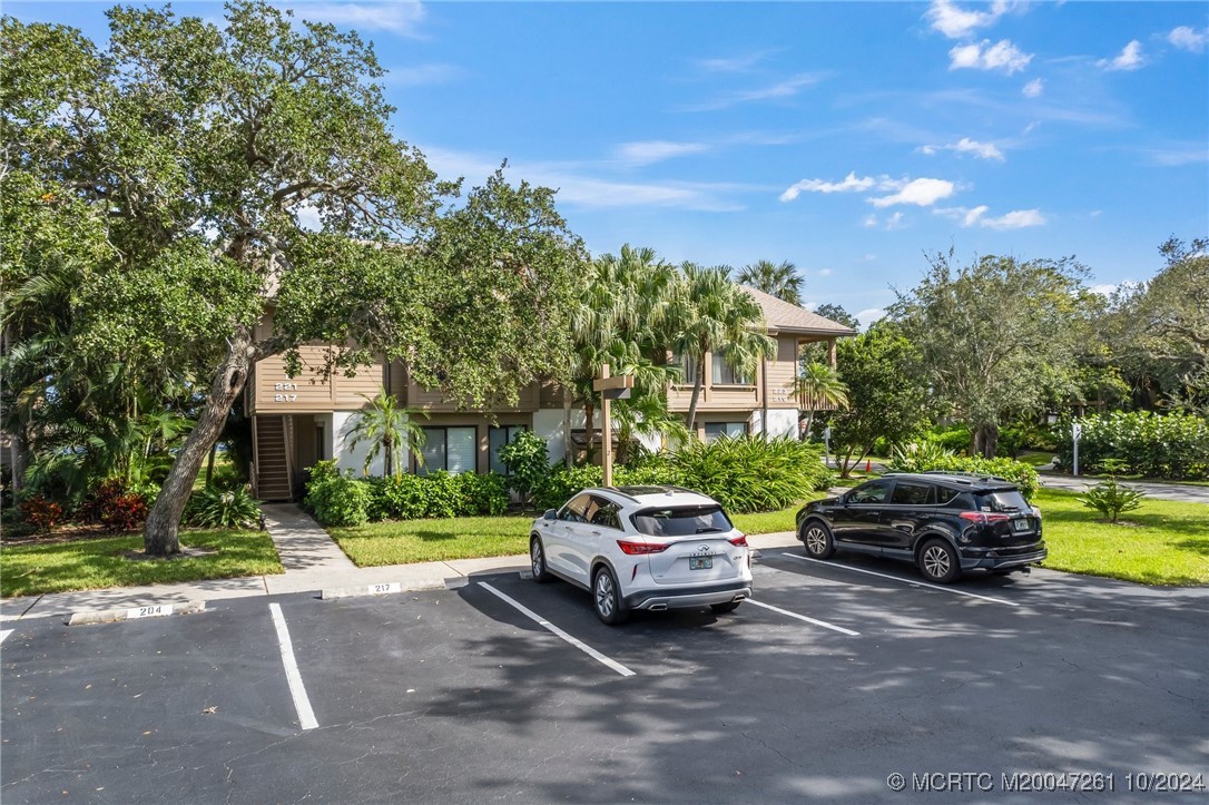 223 NE Edgewater Drive 223