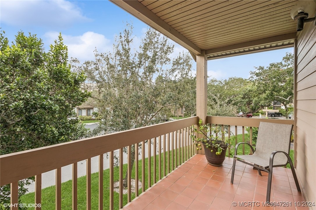 223 NE Edgewater Drive 223