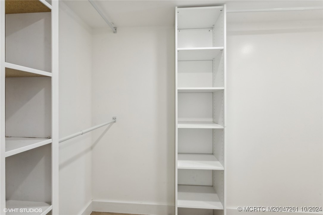 223 NE Edgewater Drive 223