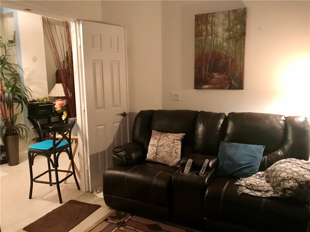 223 NE Edgewater Drive 223