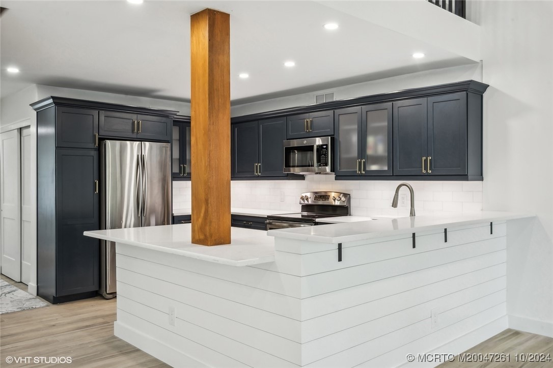 223 NE Edgewater Drive 223