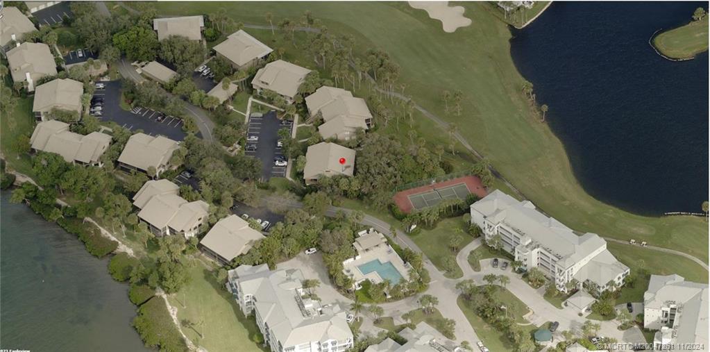 223 NE Edgewater Drive 223