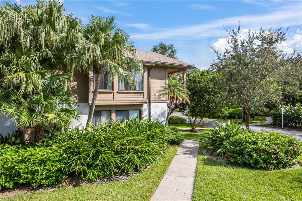 223 NE Edgewater Drive 223