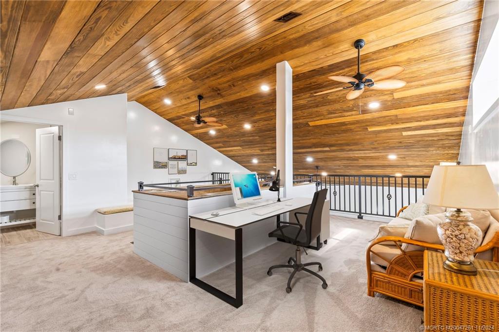 223 NE Edgewater Drive 223