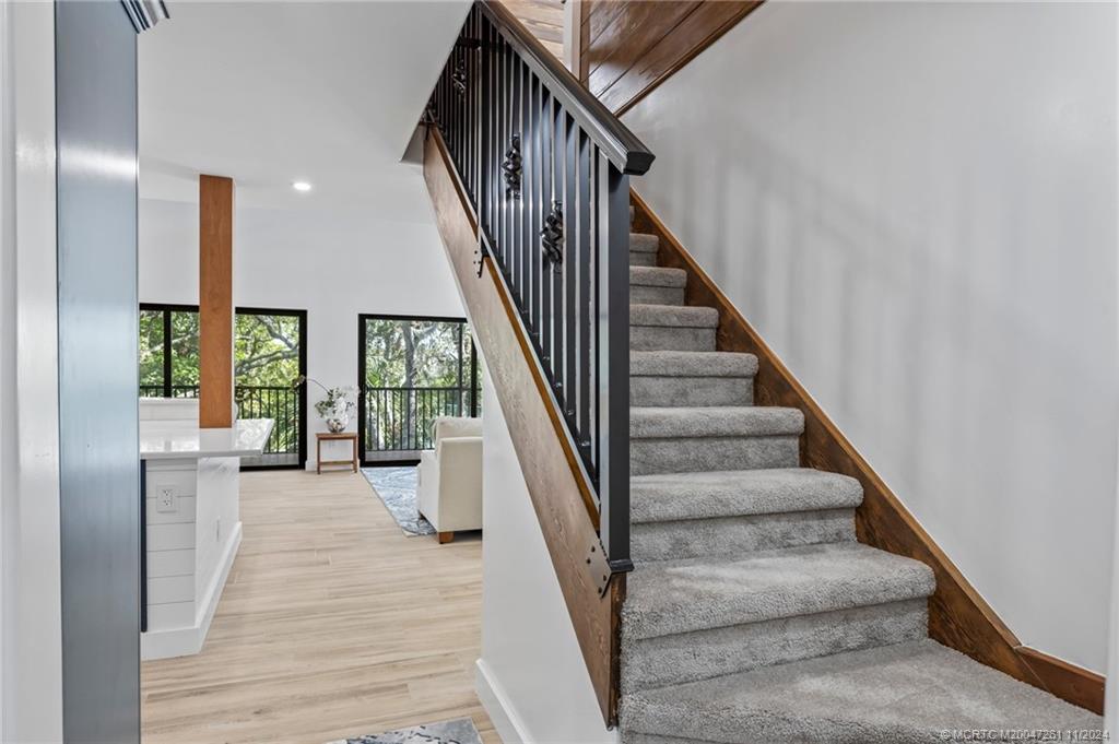 223 NE Edgewater Drive 223