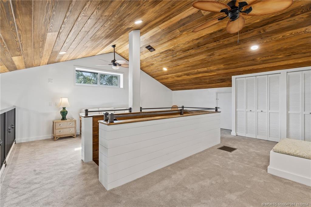 223 NE Edgewater Drive 223