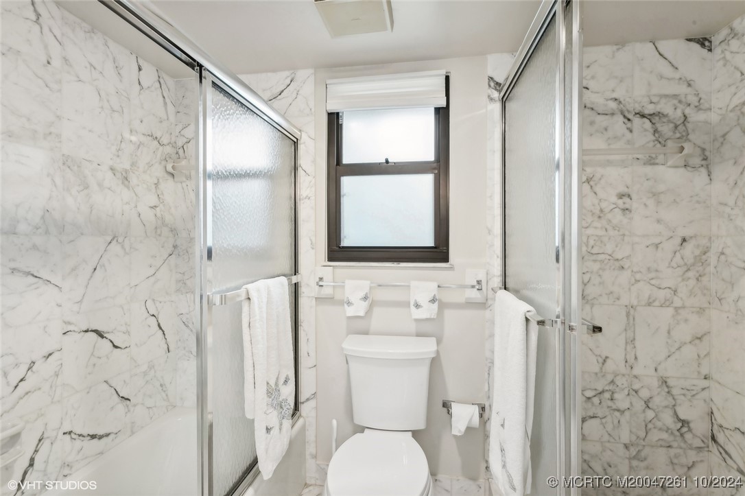223 NE Edgewater Drive 223