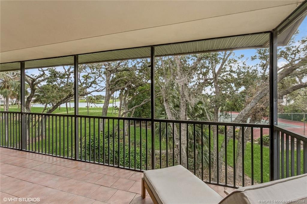 223 NE Edgewater Drive 223