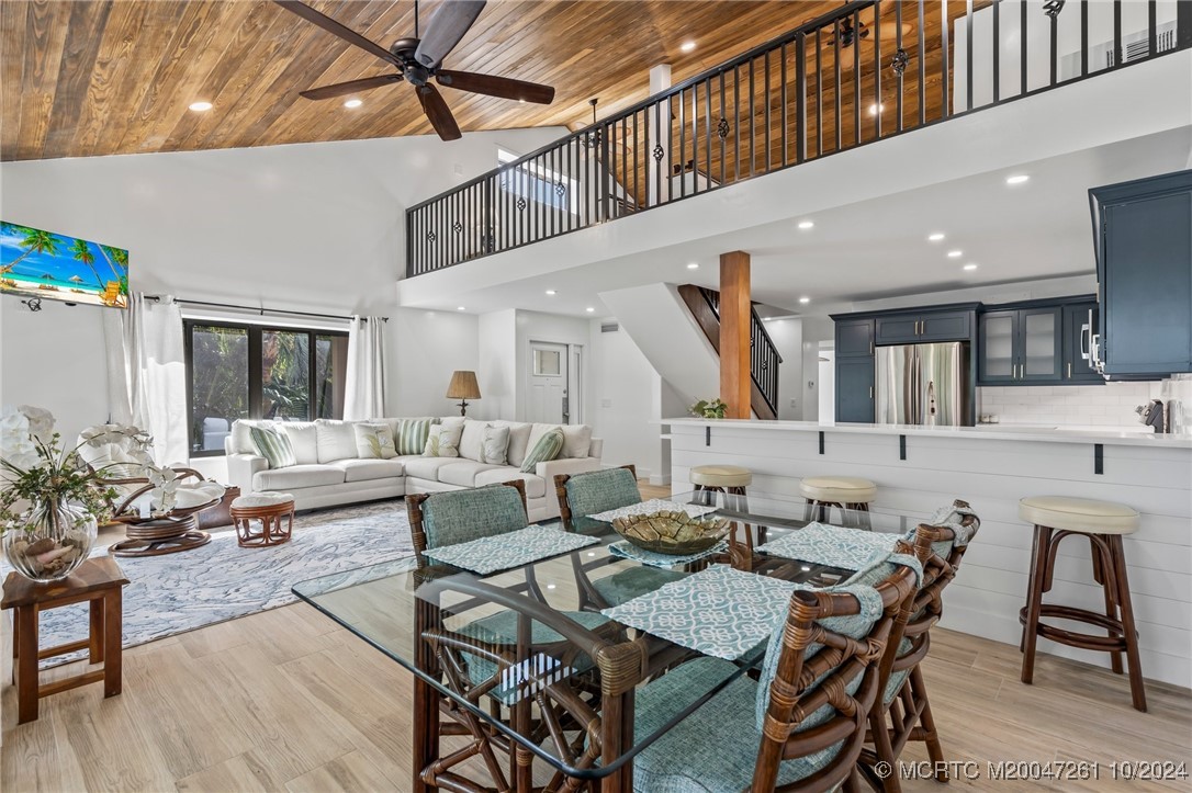 223 NE Edgewater Drive 223