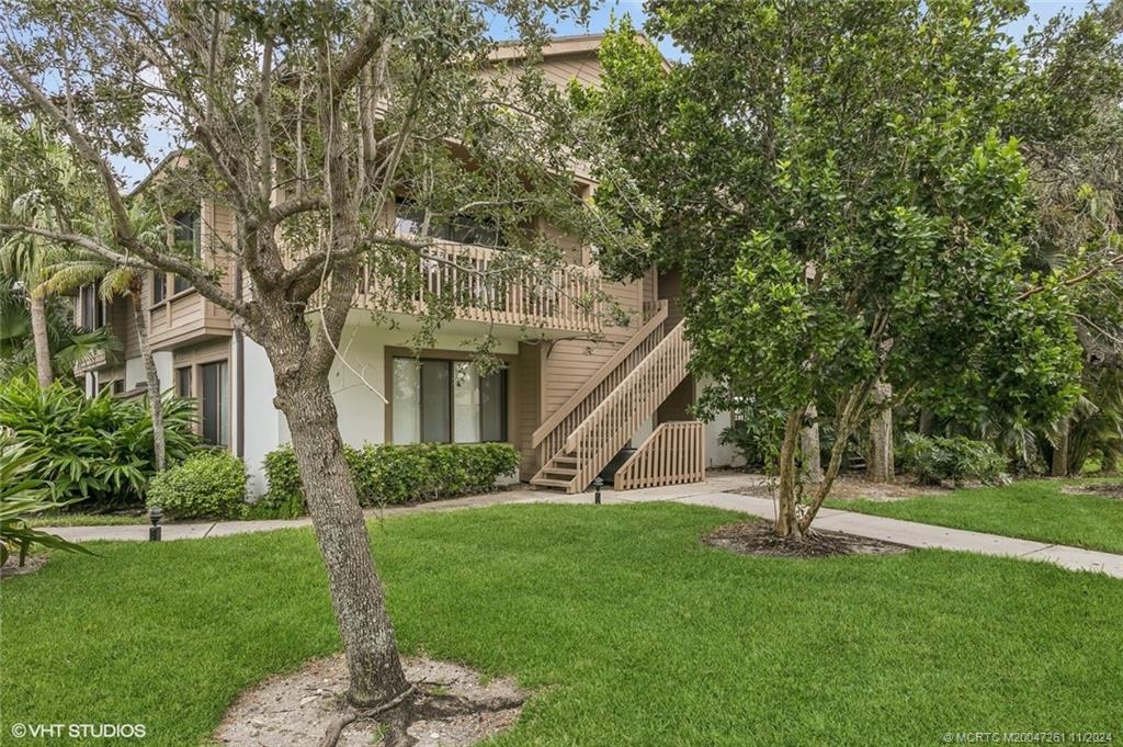 223 NE Edgewater Drive 223