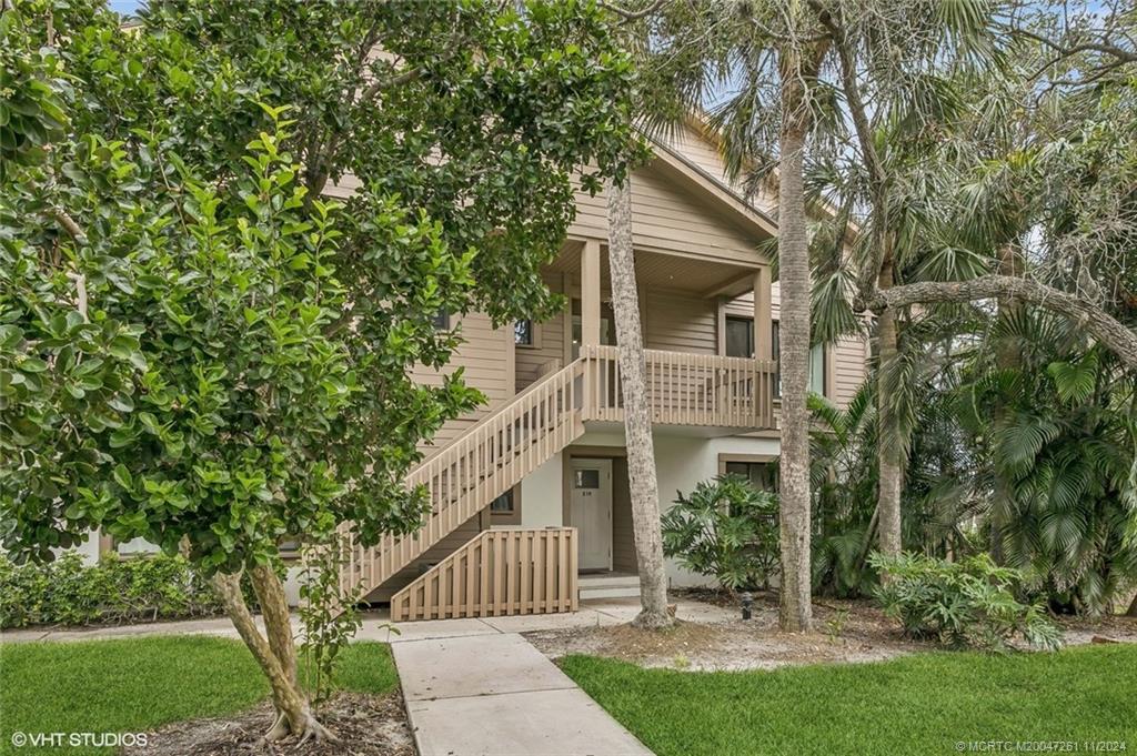 223 NE Edgewater Drive 223