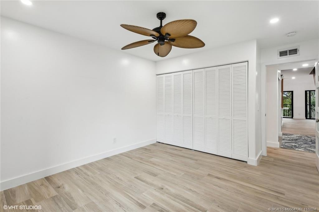 223 NE Edgewater Drive 223