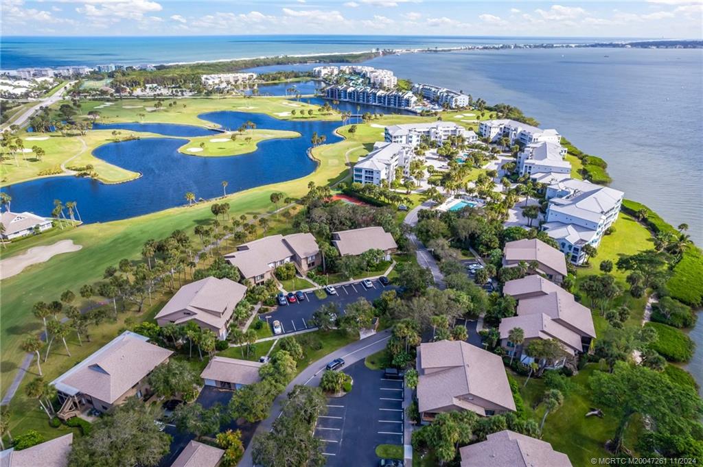 223 NE Edgewater Drive 223