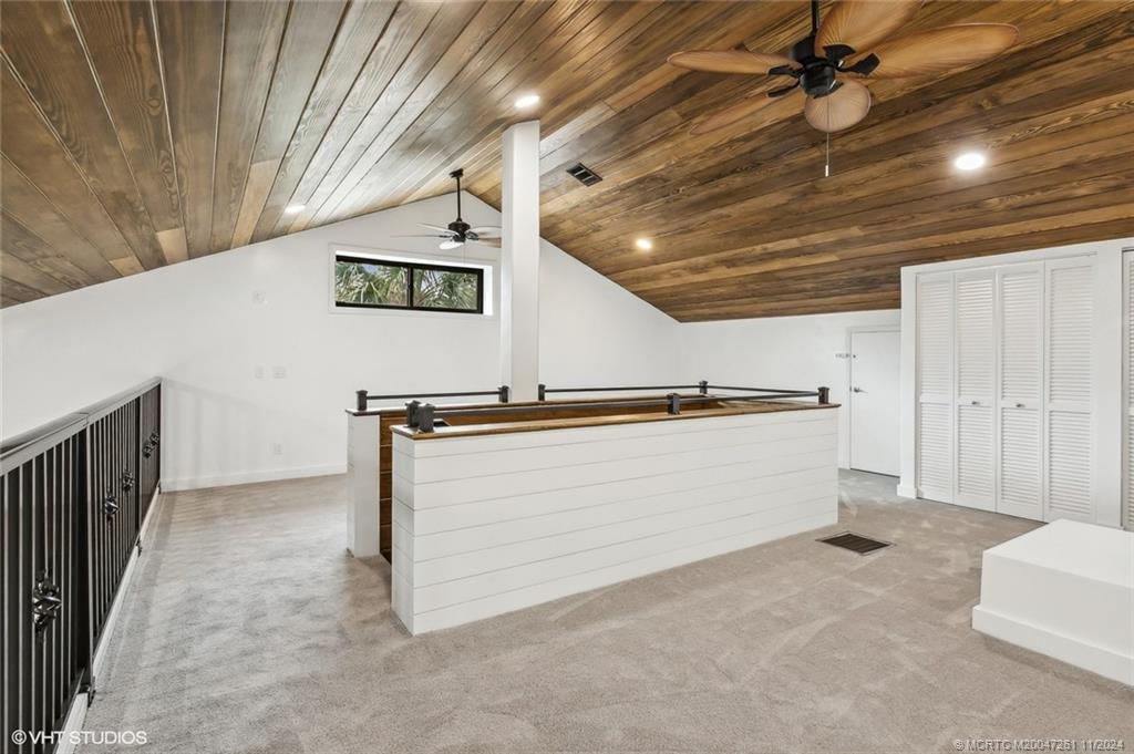 223 NE Edgewater Drive 223