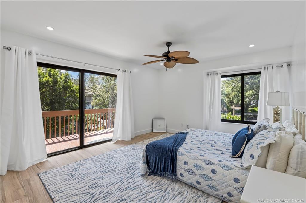 223 NE Edgewater Drive 223