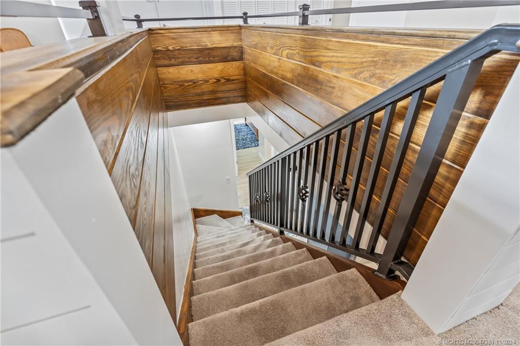 223 NE Edgewater Drive 223