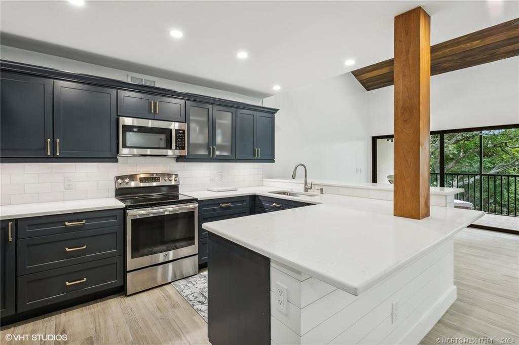 223 NE Edgewater Drive 223