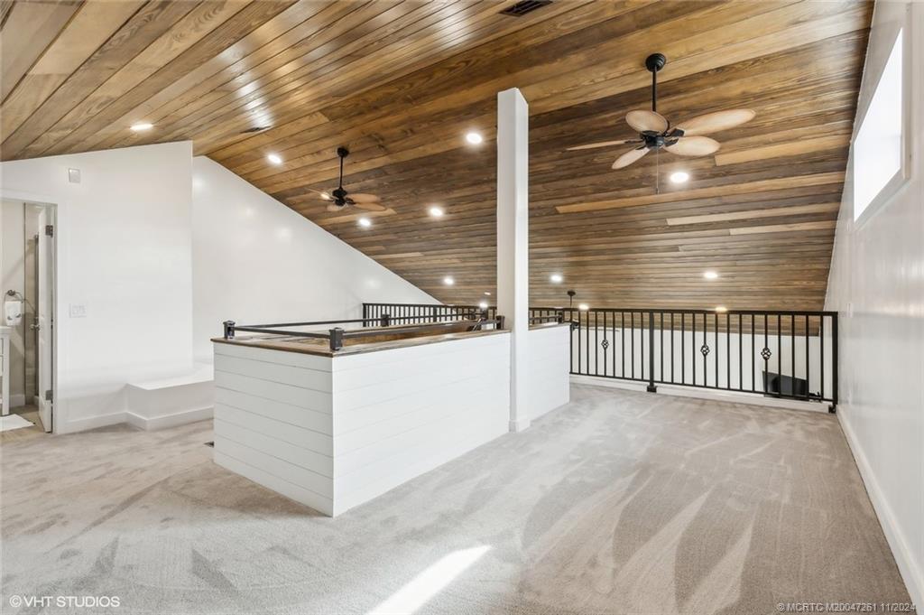 223 NE Edgewater Drive 223