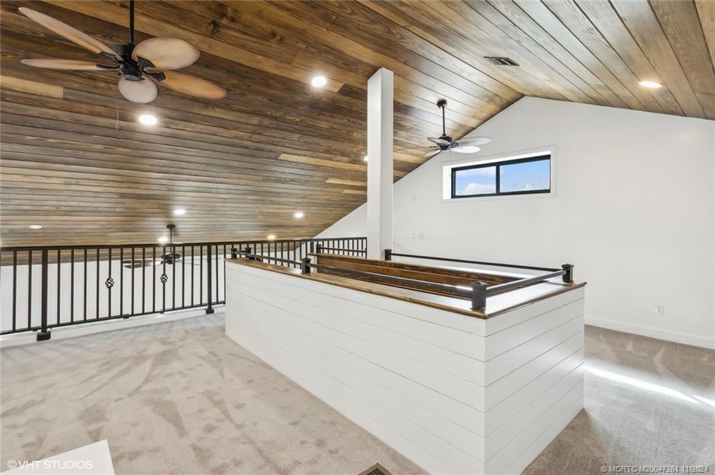 223 NE Edgewater Drive 223