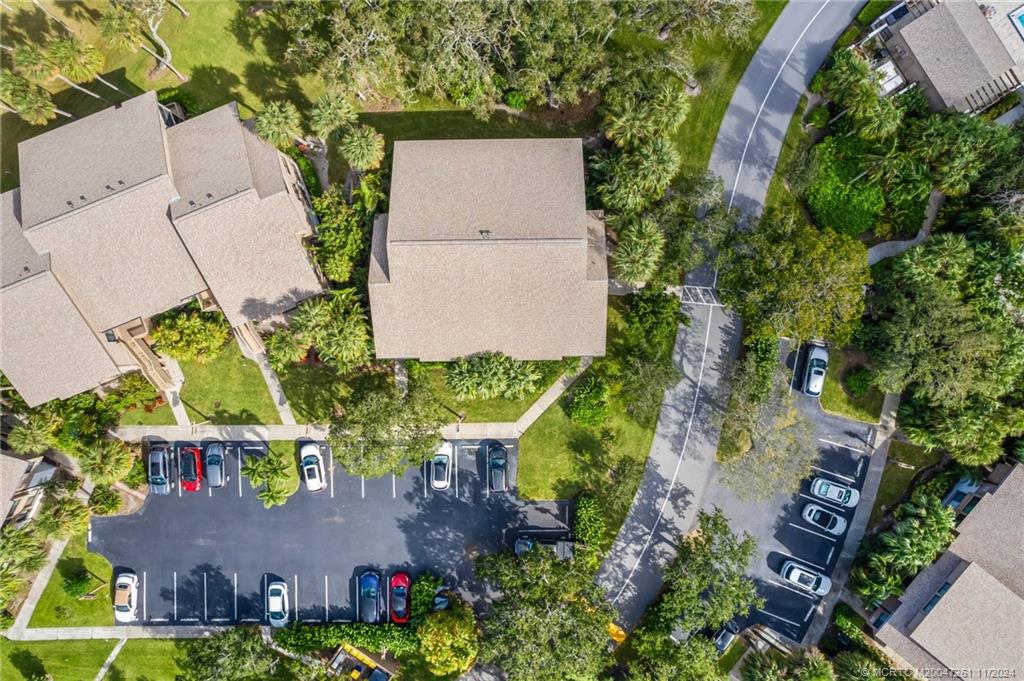 223 NE Edgewater Drive 223