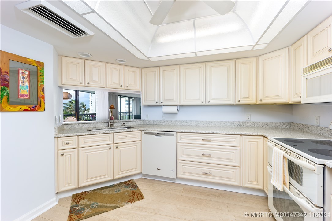 8800 S Ocean Drive 401