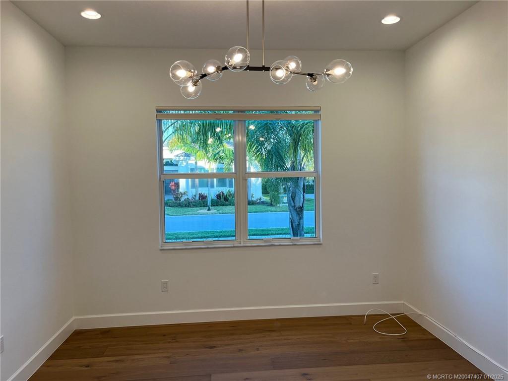 9500 Portugese Pine Grove