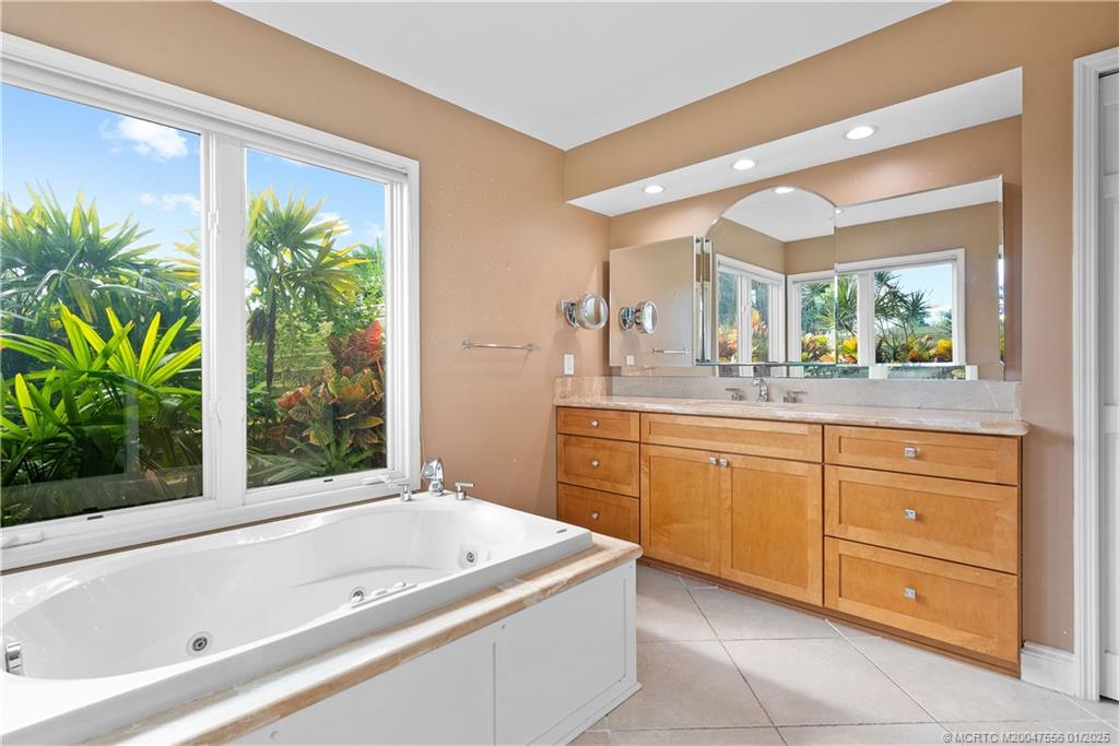 6323 SE Farmington Place