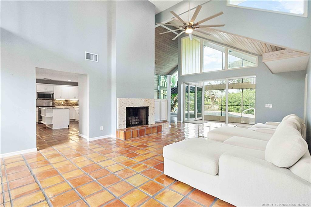 6323 SE Farmington Place