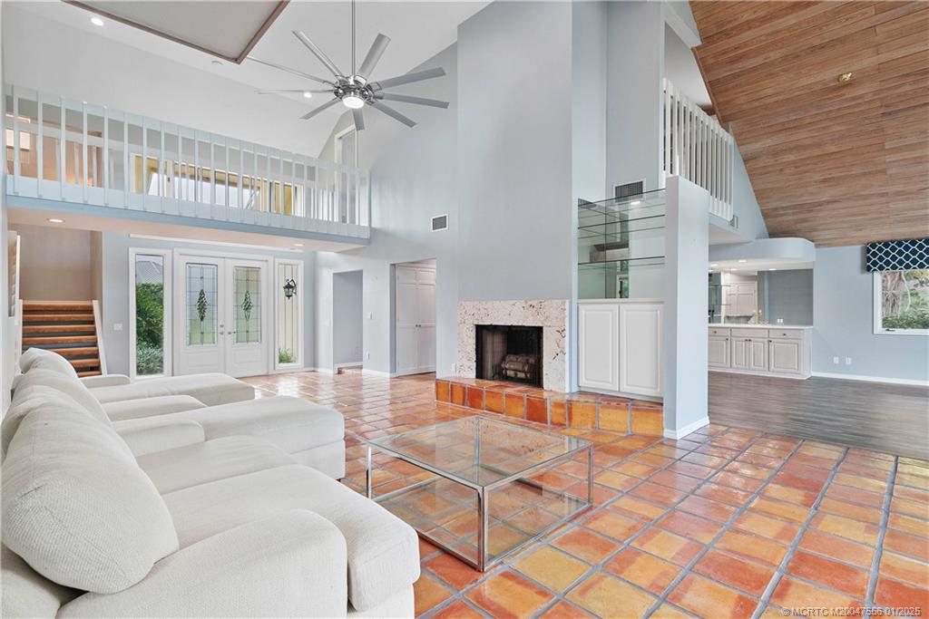 6323 SE Farmington Place