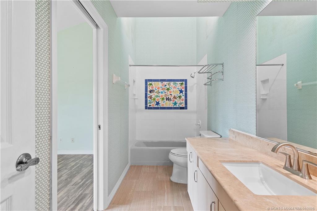 6323 SE Farmington Place