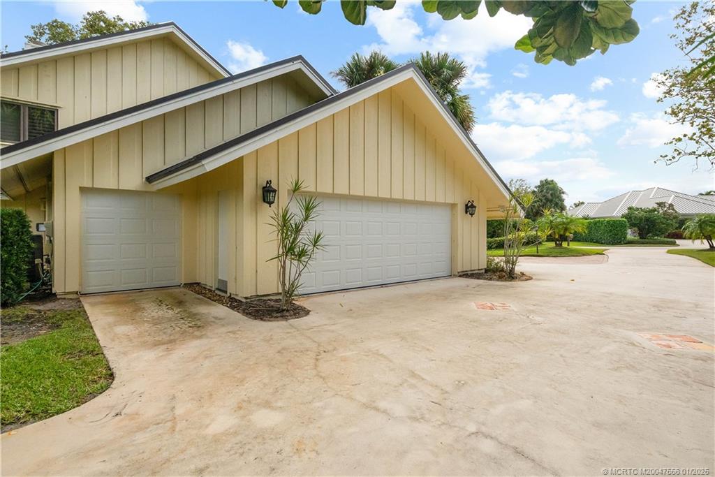 6323 SE Farmington Place